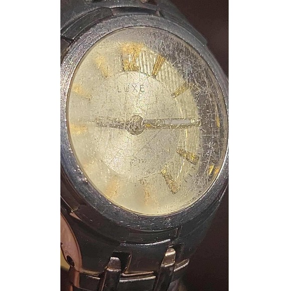 LUXE Swiss Quartz Women's Silver Tone Analog Watch Elegant Timepiece - Picture 8 of 9